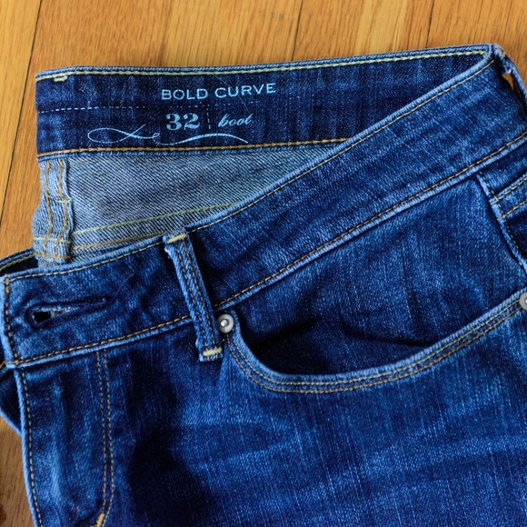 NWOT Levi's Bold Curve Jeans - Picture 2 of 3